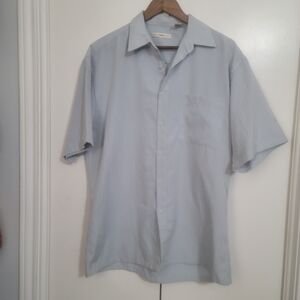 Men's Light Blue Short-Sleeve Button-Down Shirt